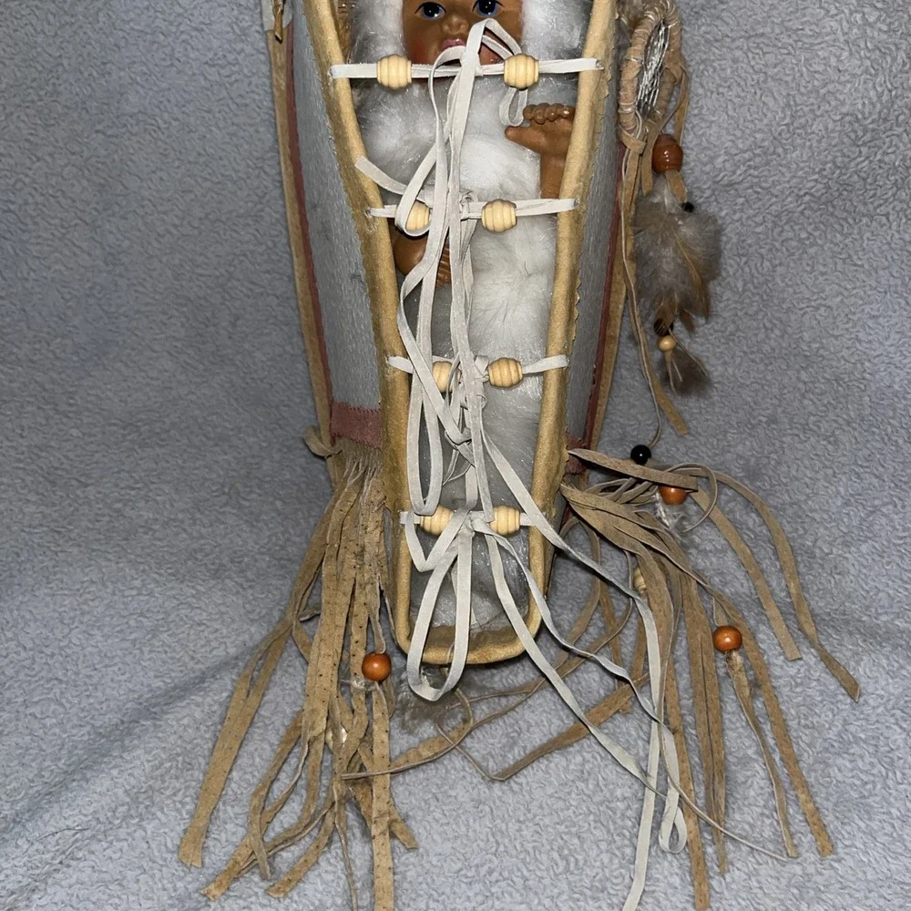 Vintage Papoose Indian Doll Leather Dream Catcher Eskimo Native In Cradle
